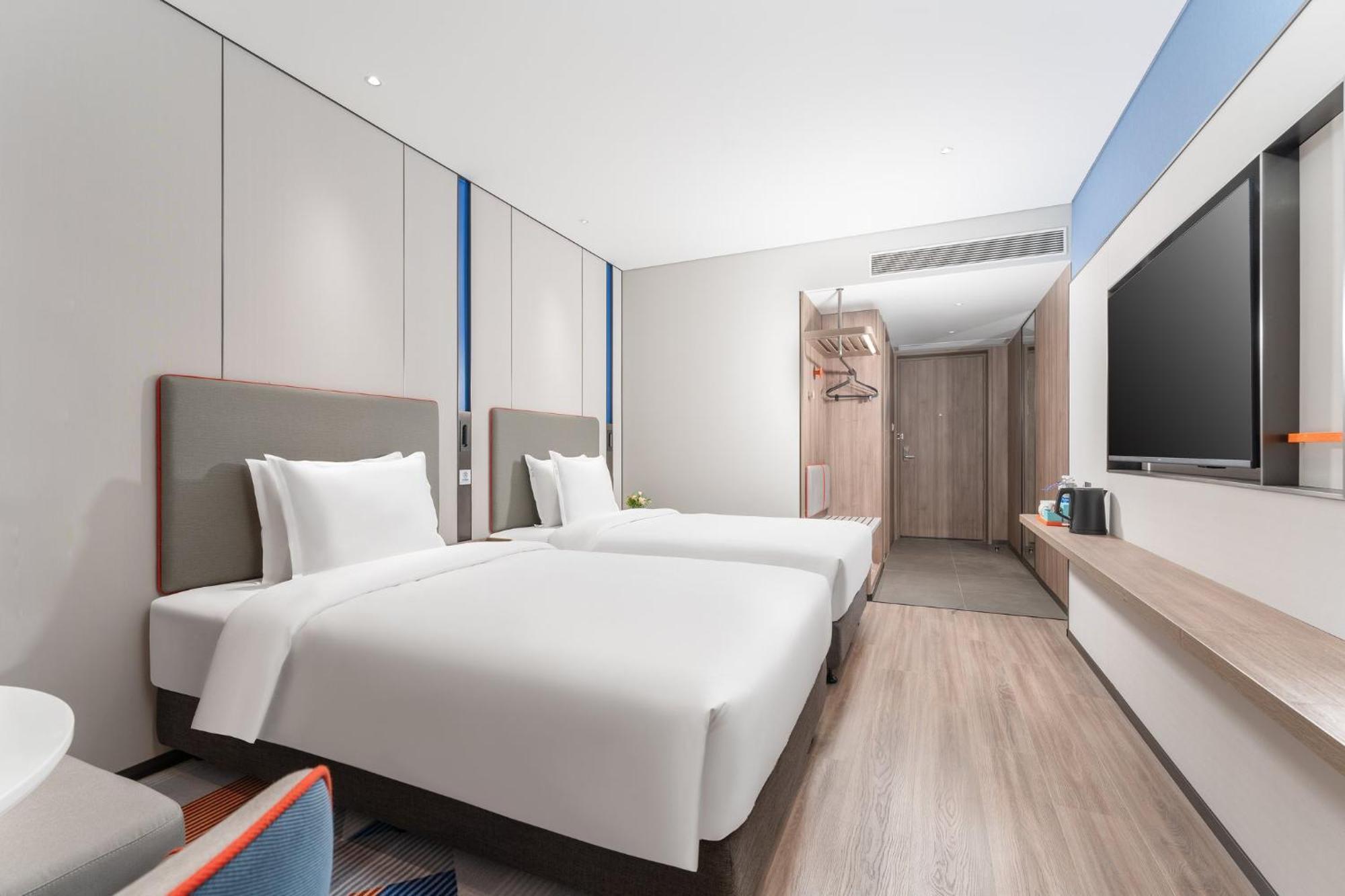 Holiday Inn Express Guangzhou Panyu Dashi By Ihg Exterior photo