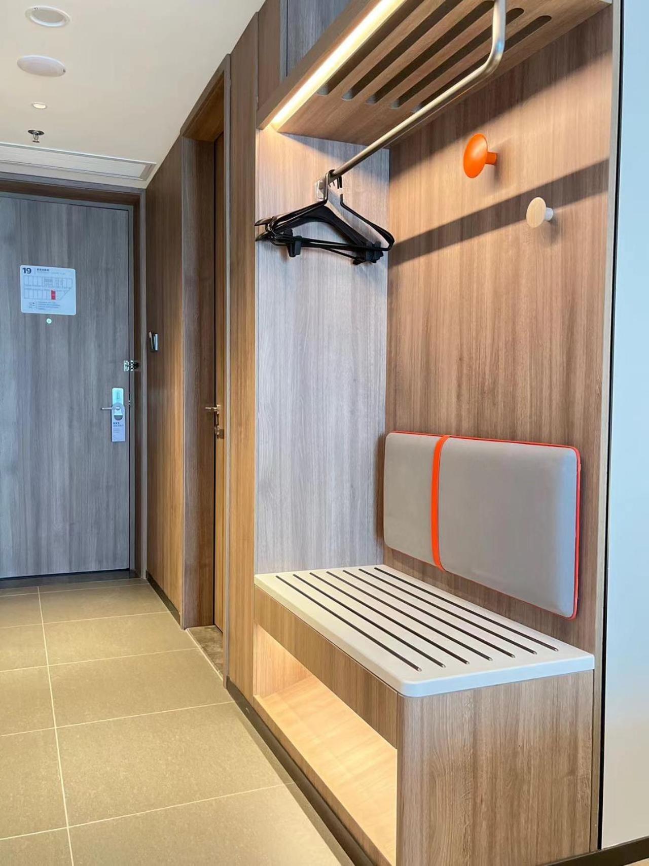 Holiday Inn Express Guangzhou Panyu Dashi By Ihg Exterior photo