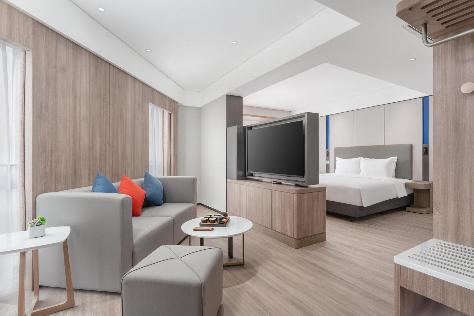 Holiday Inn Express Guangzhou Panyu Dashi By Ihg Exterior photo