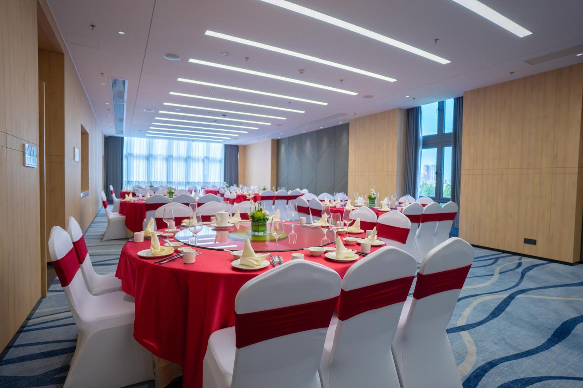 Holiday Inn Express Guangzhou Panyu Dashi By Ihg Exterior photo